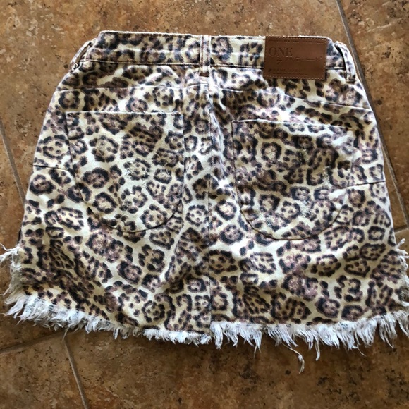Vanguard Mid Rise Denim Skirt in Leopard - Picture 8 of 8